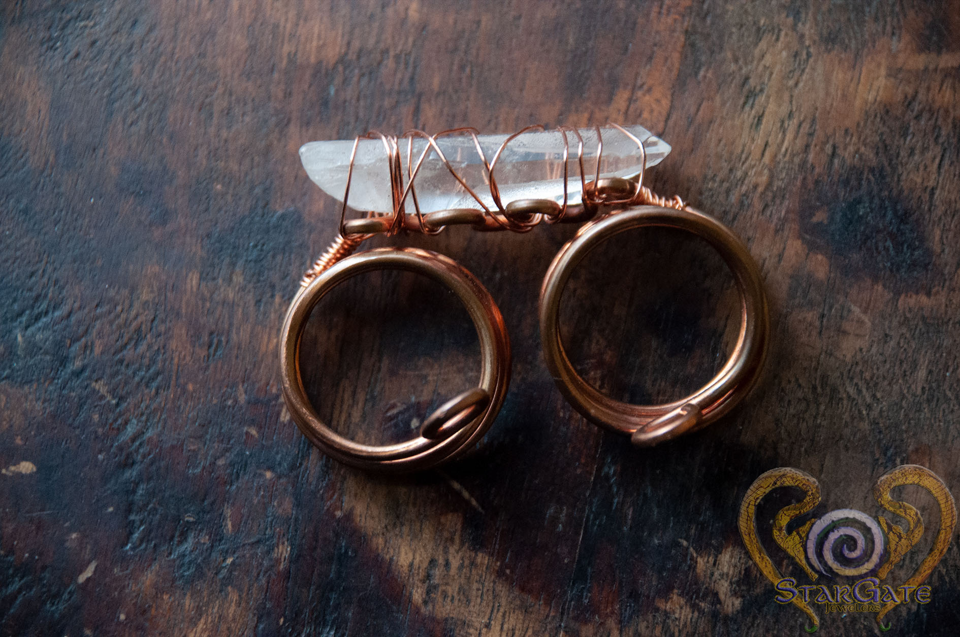 Quartz Dynasty Two Finger Ring