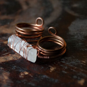 Quartz Dynasty Two Finger Ring