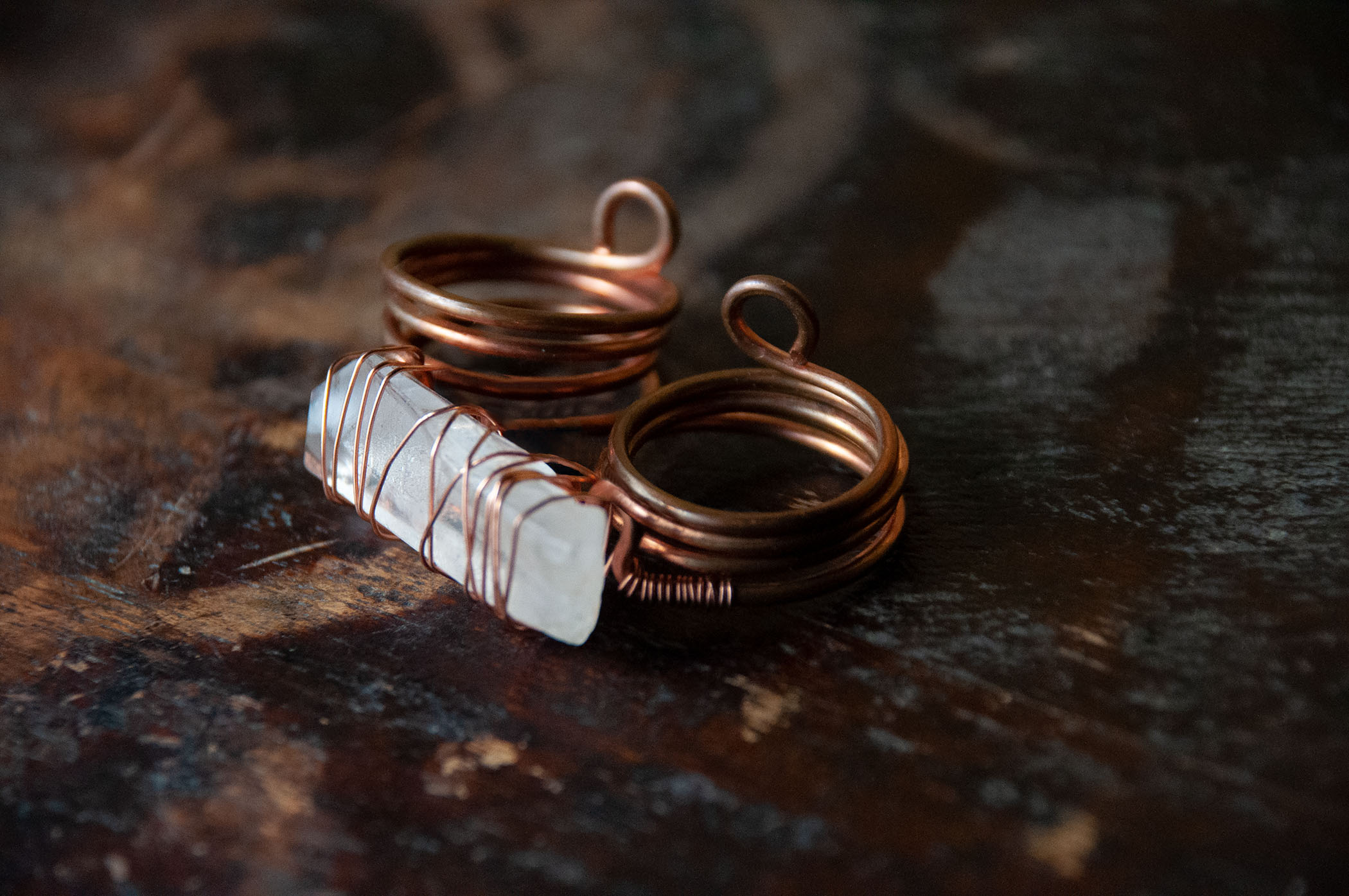 Quartz Dynasty Two Finger Ring